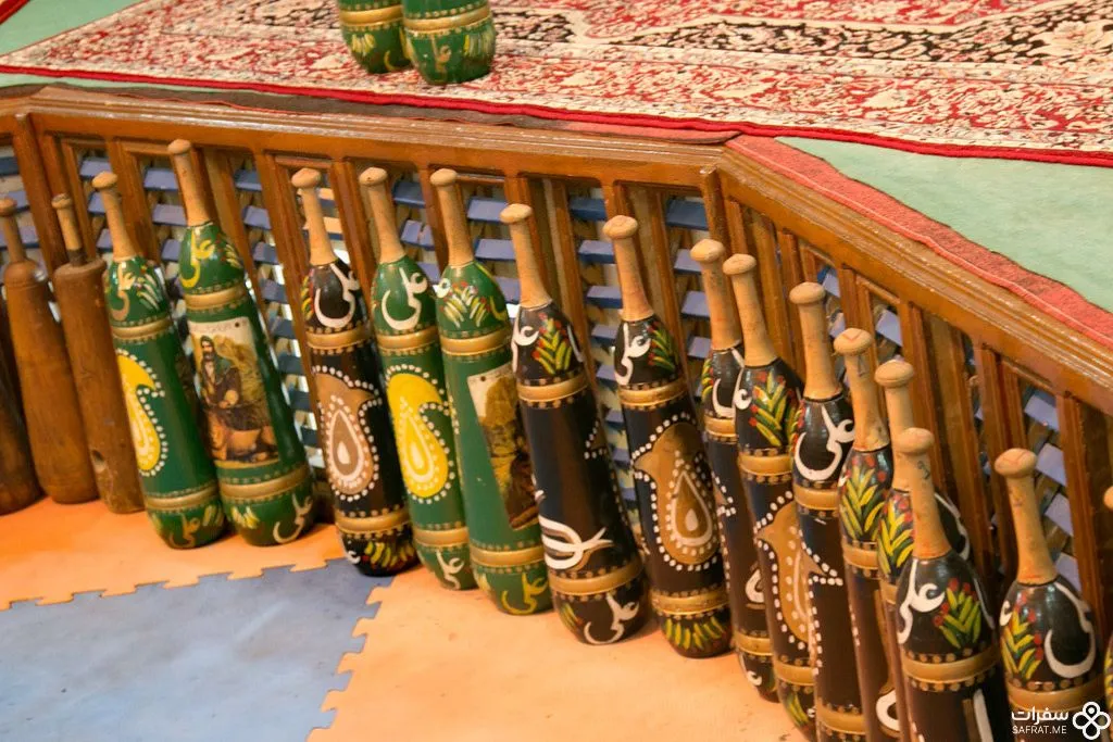 الأثقال الخشبية في الزورخانة.jpg الأثقال الخشبية في الزورخانة.jpg