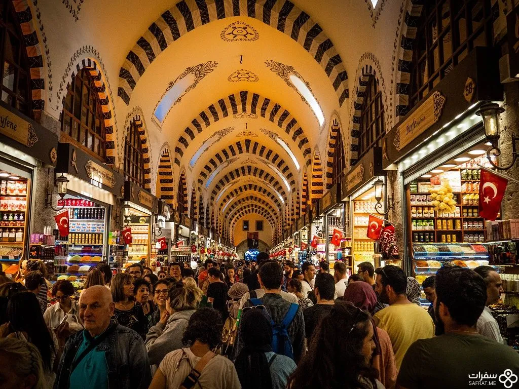 البازار الکبیر في إسطنبول 1 1.jpg