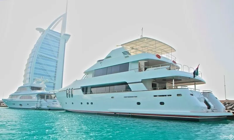 الرحلات البحرية باليخوت في الإمارات .jpg الرحلات البحرية باليخوت في الإمارات .jpg