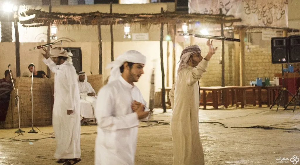 الرقصات الشعبية الإماراتية .jpg