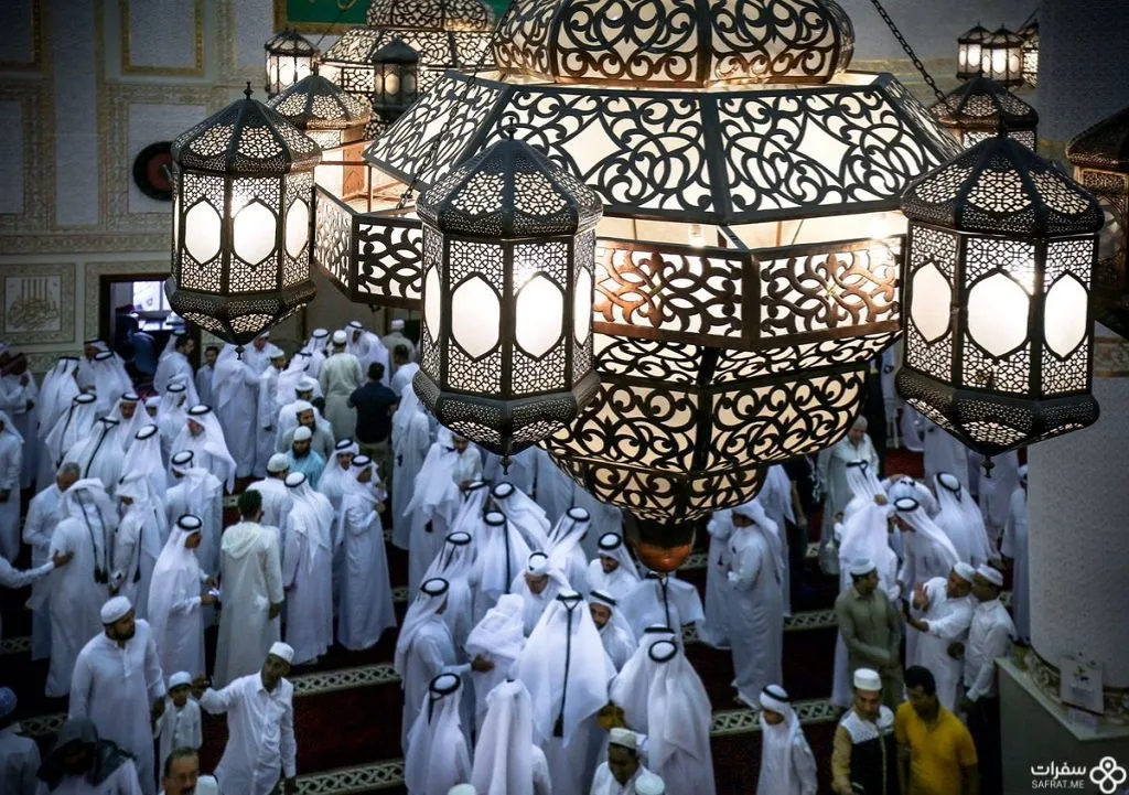المعایدة بعد الصّلاة في یوم العید.jpg