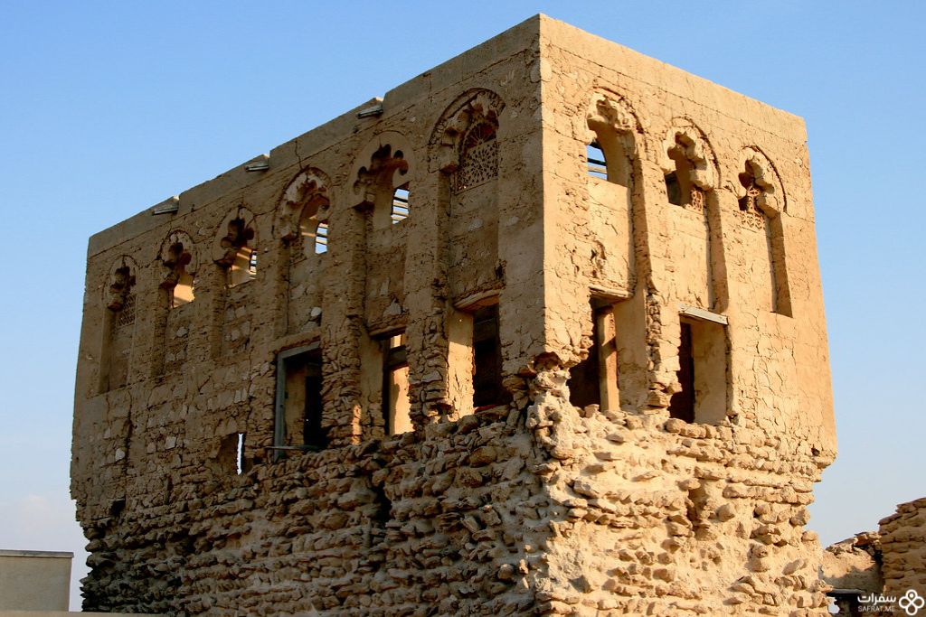 الهندسة المعماریّة الجذّابة لجزیرة الحمراء الهندسة المعماریّة الجذّابة لجزیرة الحمراء