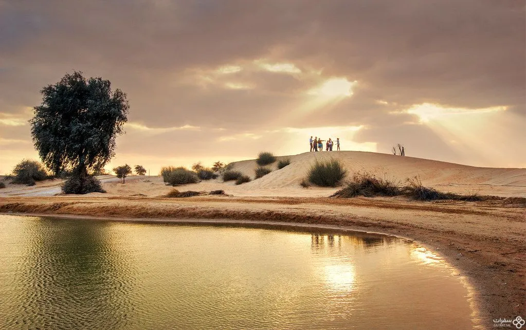 بحيرة الحب في دبي.jpg