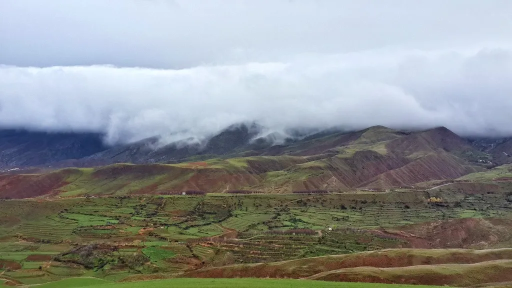 جبال إیران مدینة قزوین.jpg