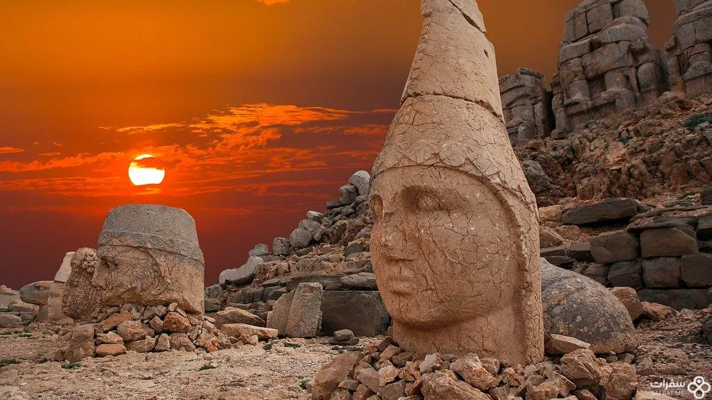 جبل نمرود عند المساء.jpg
