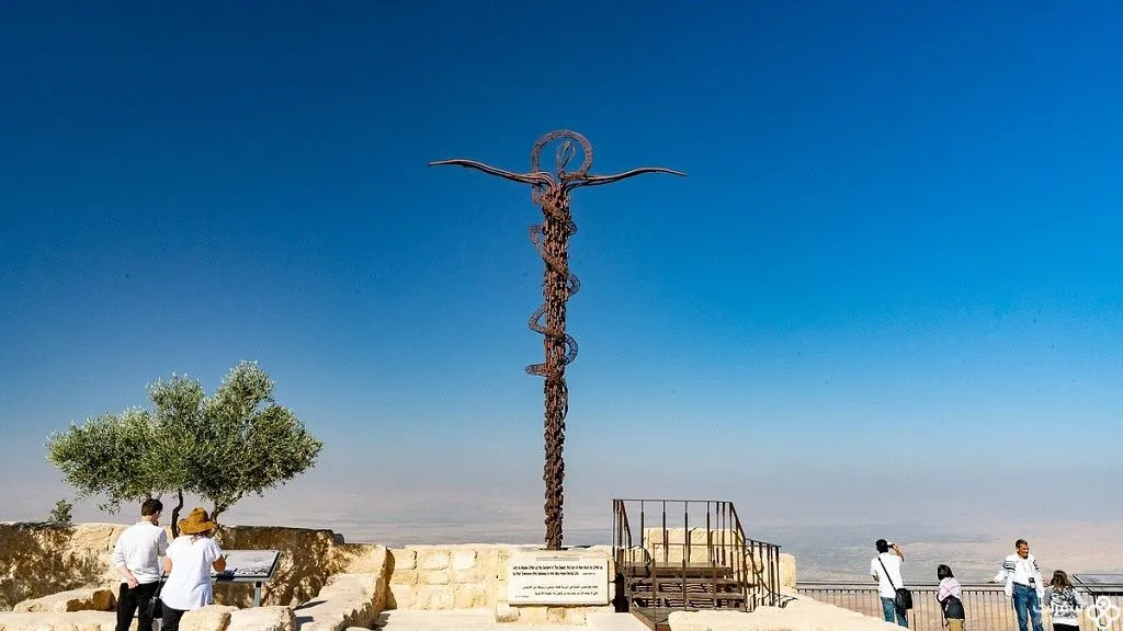 جبل نیبو في الأردن.jpg