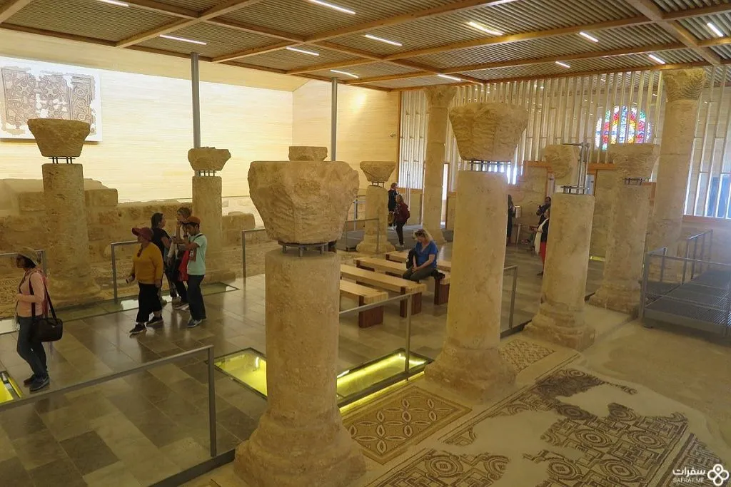 جبل نیبو ومعالمه الأثریّة .jpg