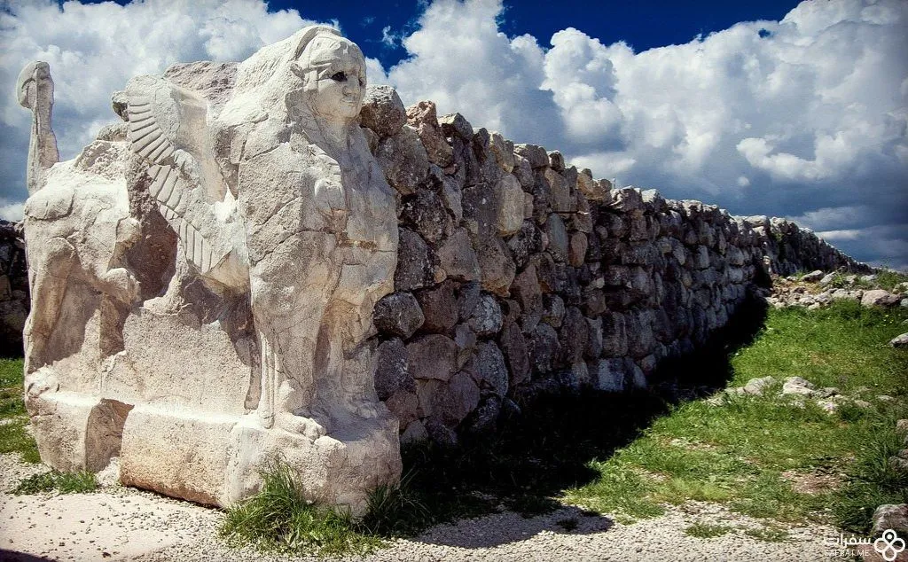 جدران موقع خاتوشا .jpg
