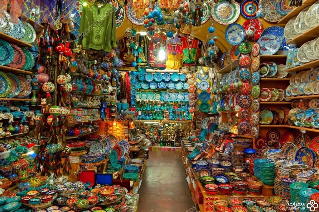 جمال البضائع التقلیدیّة في السوق المسقوف .jpg