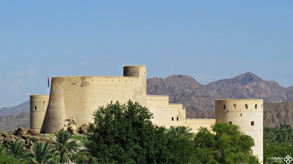 حصن الرستاق وجمال الهندسة 1 2.jpg