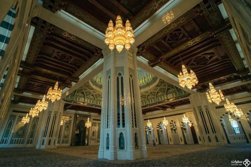 داخل مسجد السطان قابوس .jpg داخل مسجد السطان قابوس .jpg