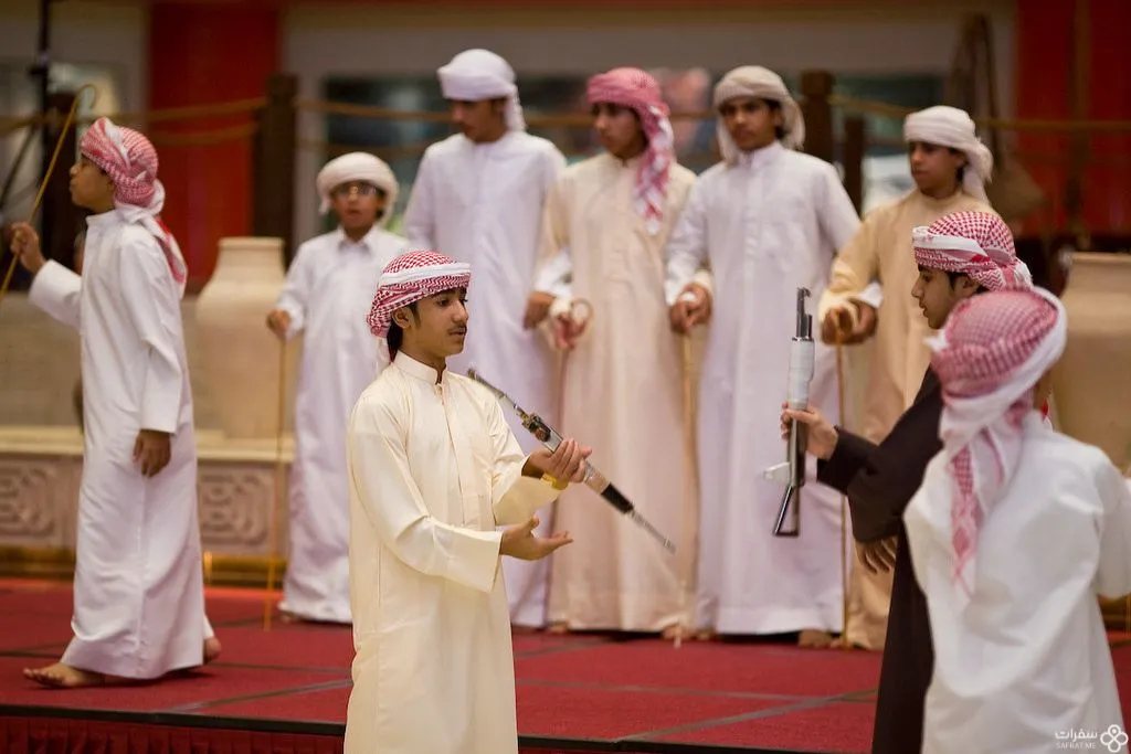 رقصات الإمارات الشعبية .jpg
