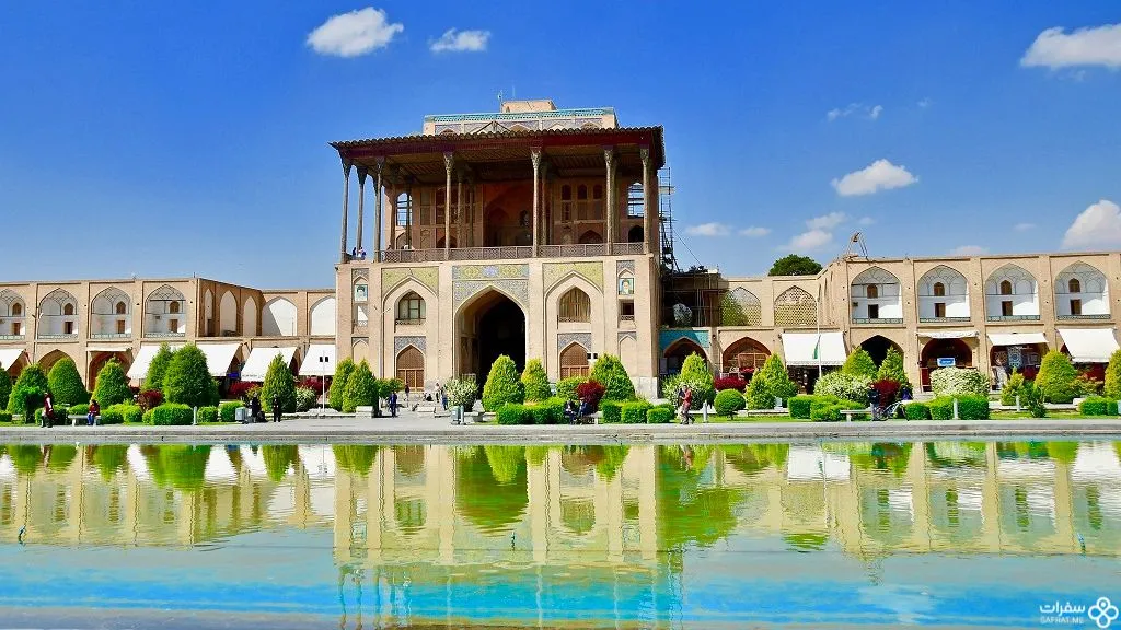 ساحة نقش جهان عمارة عالي قابو 1.jpg