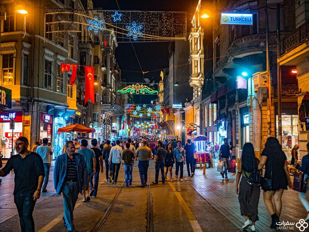 شارع الاستقلال في إسطنبول 1 2.jpg شارع الاستقلال في إسطنبول 1 2.jpg