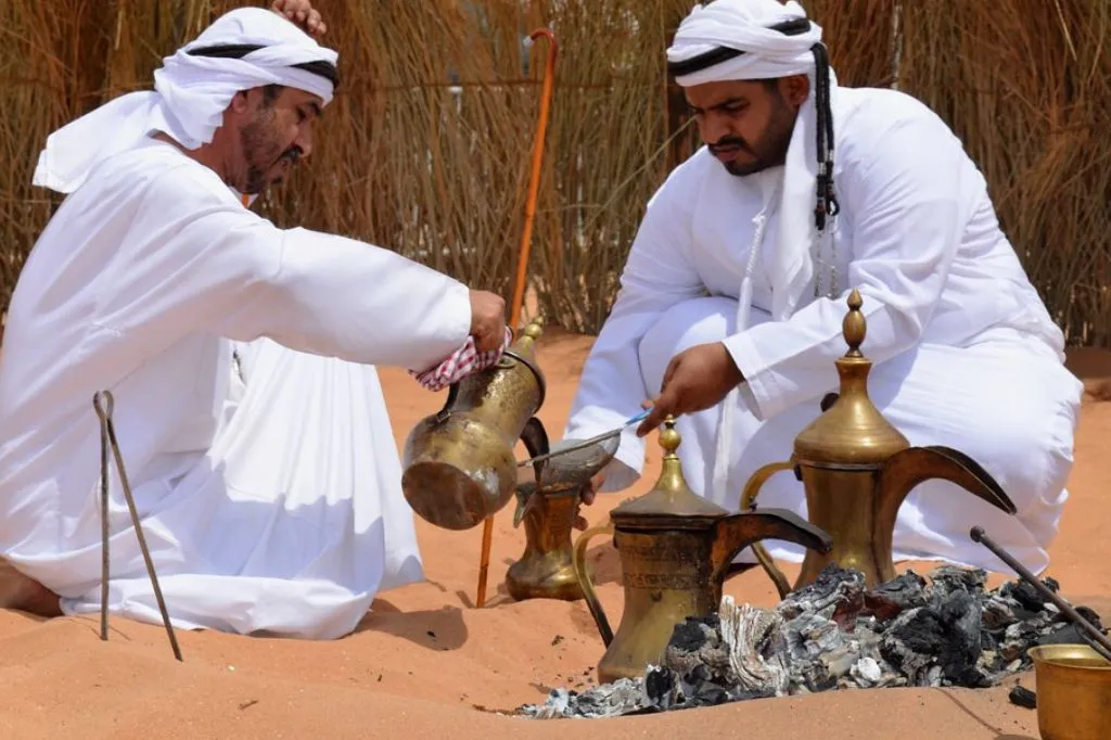 صنع القهوة علی النار.jpg