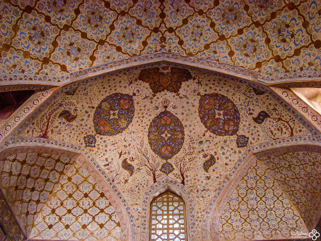 عمارة عالی قابو من داخل.jpg