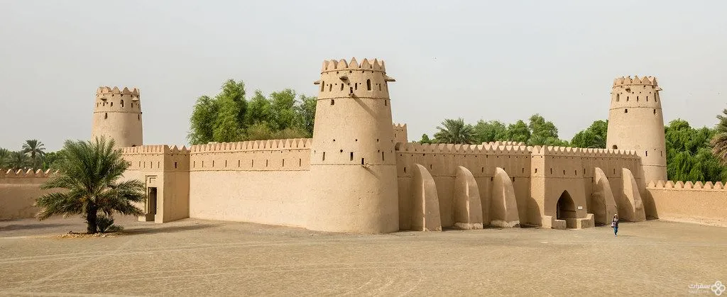 قلعة الجاهلي من بعید.jpg قلعة الجاهلي من بعید.jpg