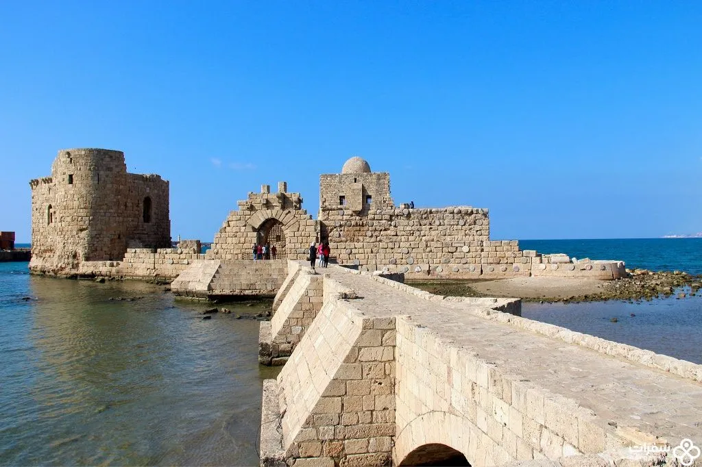 قلعة صیدا والجسر الحجري .jpg