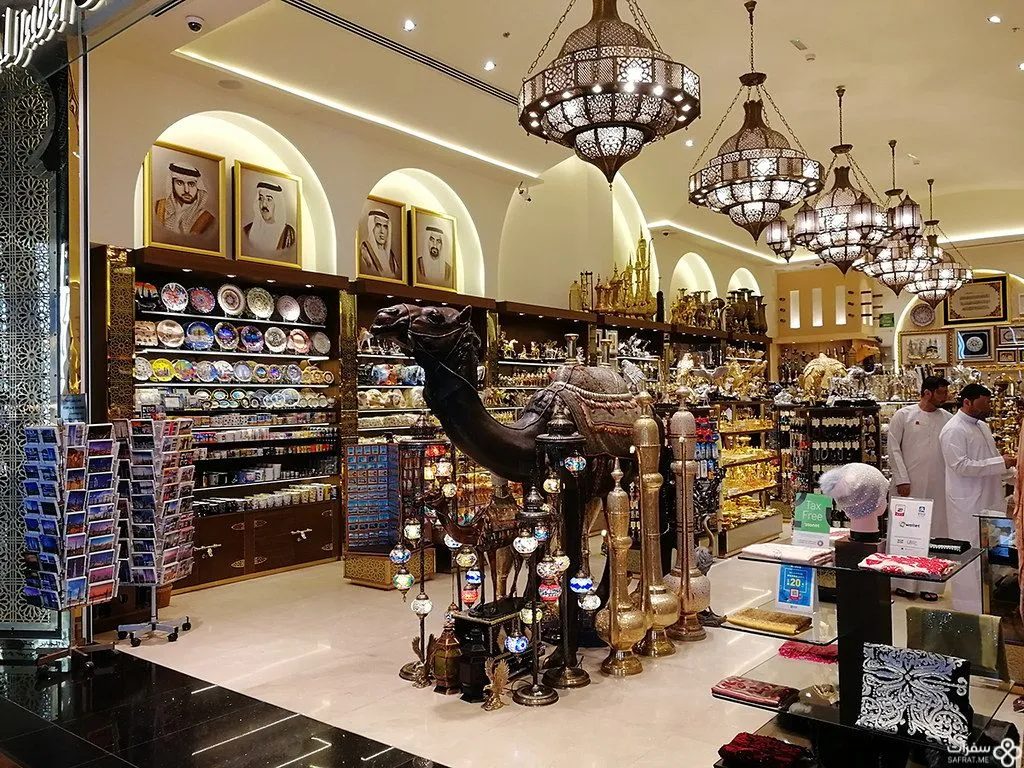 محلات الهدایا في دبي مول .jpg