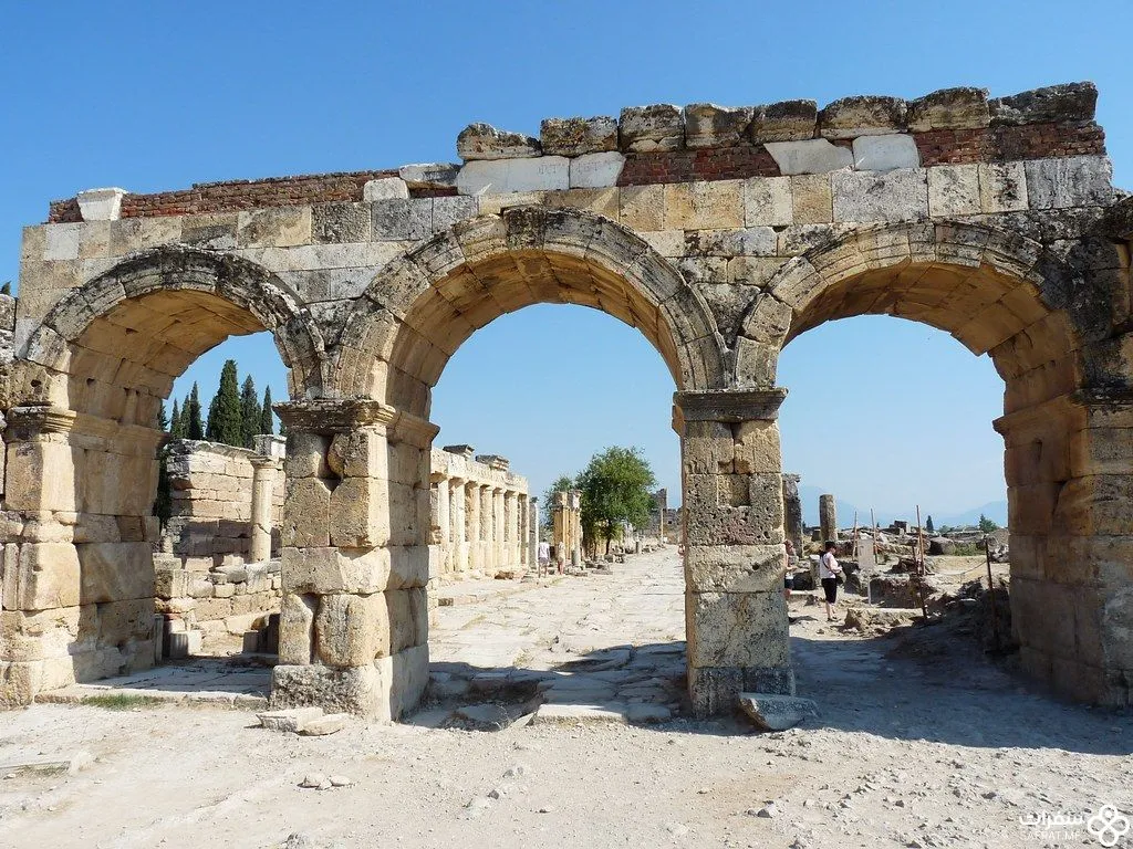 مدينة هيرابوليس .jpg