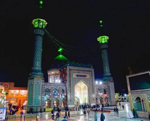 مرقد إمامزاده صالح في اللیل 2