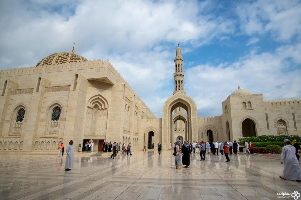 مسجد السلطان قابوس في مسقط .jpg مسجد السلطان قابوس في مسقط .jpg