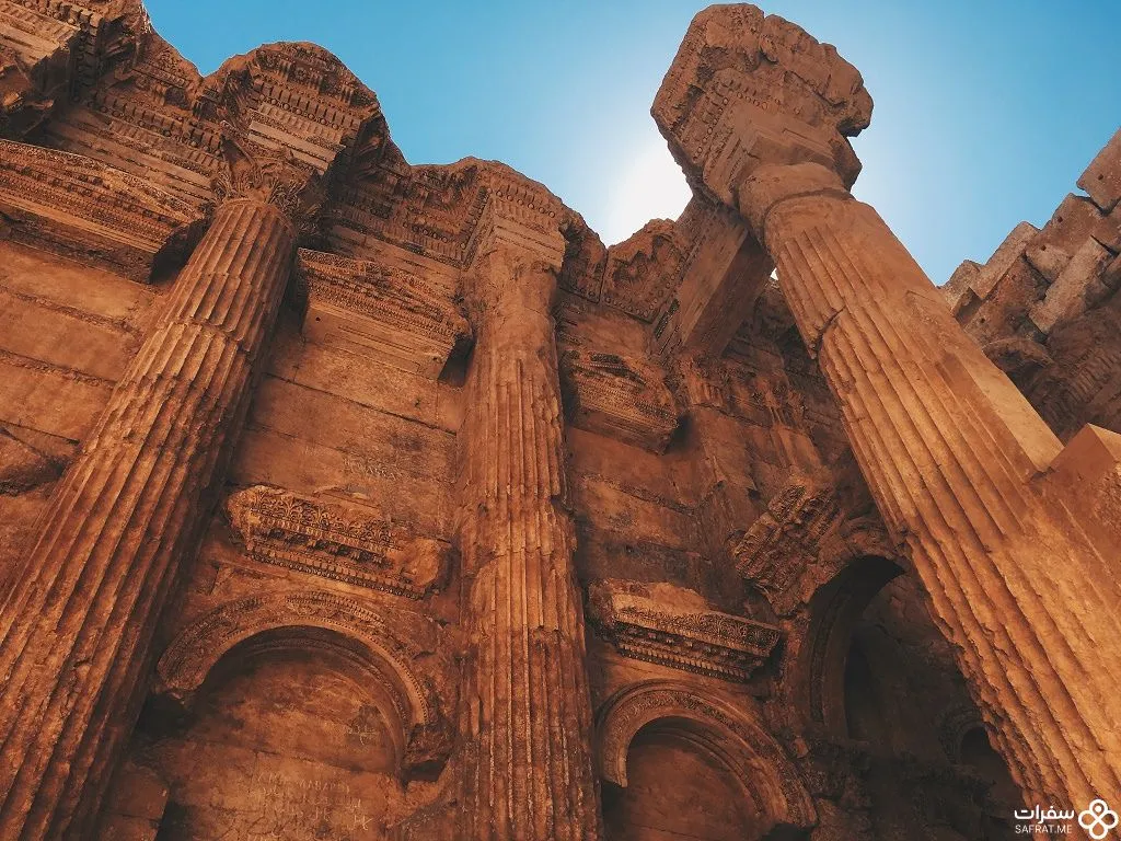 معابد بعلبك داخل معبد باخوس.jpg 1